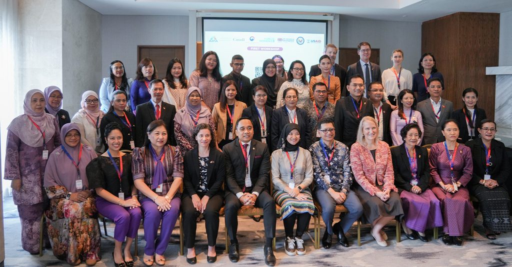 Representatives of AIPA Member States, ASEAN and AIPA Secretariat, Governments of Canada, the United States of America and UN Women are taking a group photo. Photo: UN Women/Inggita Notosusanto